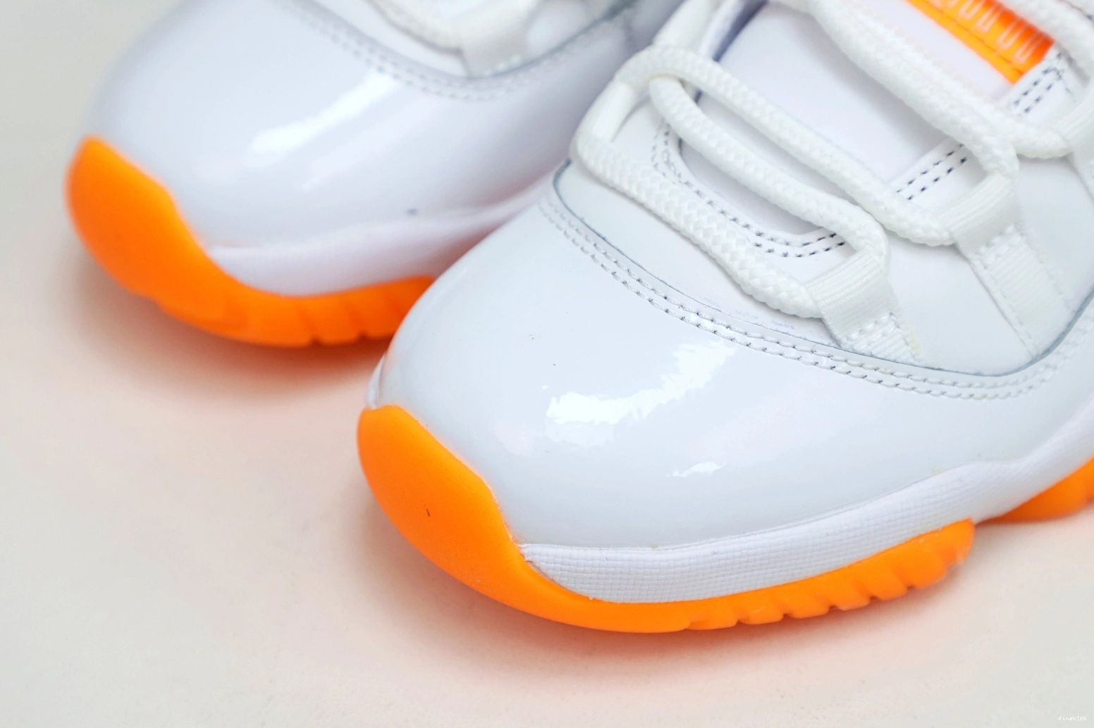WMNS AIR 'BRIGHT CITRUS' 11 JORDAN RETRO LOW 0809